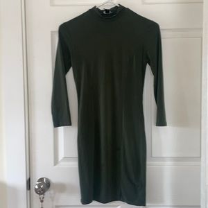 Forever 21 Green Long Sleeve Midi Dress